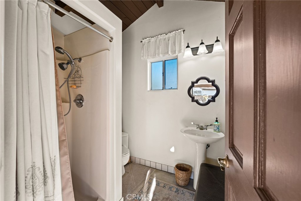 39998 Stamos Court Property Photo 44