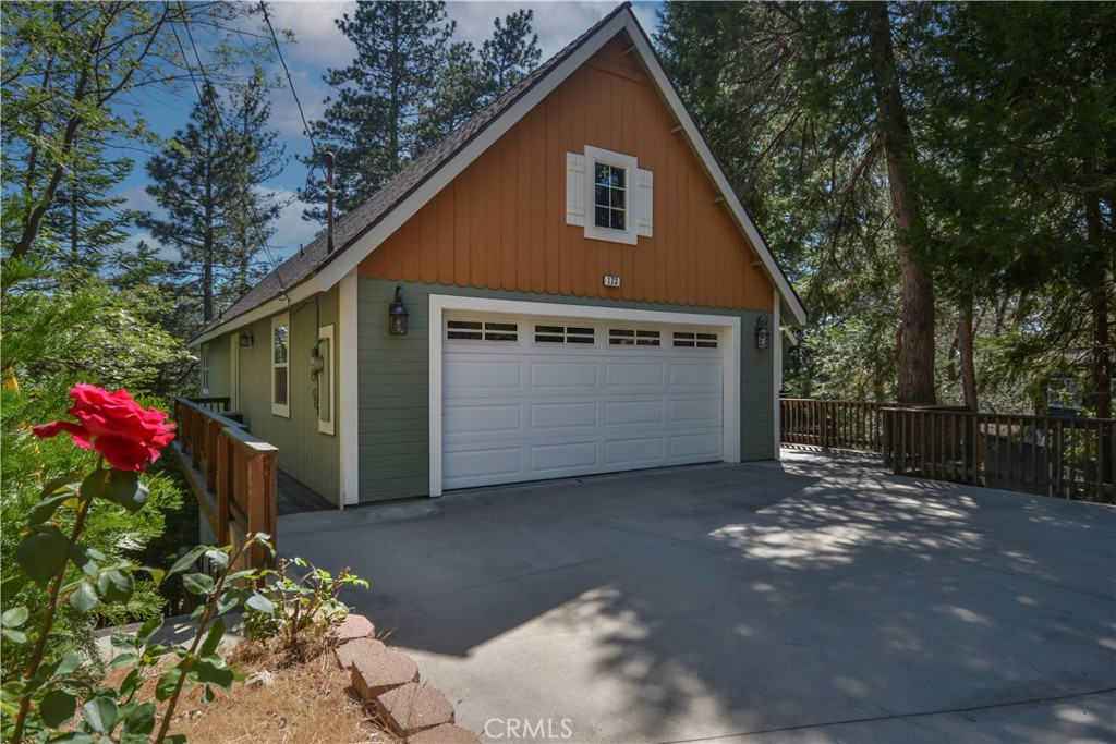 173 Grizzly Road Property Photo 2