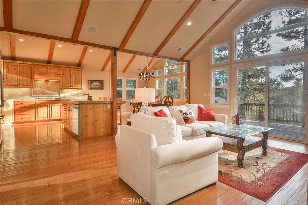 173 Grizzly Road Property Photo 6