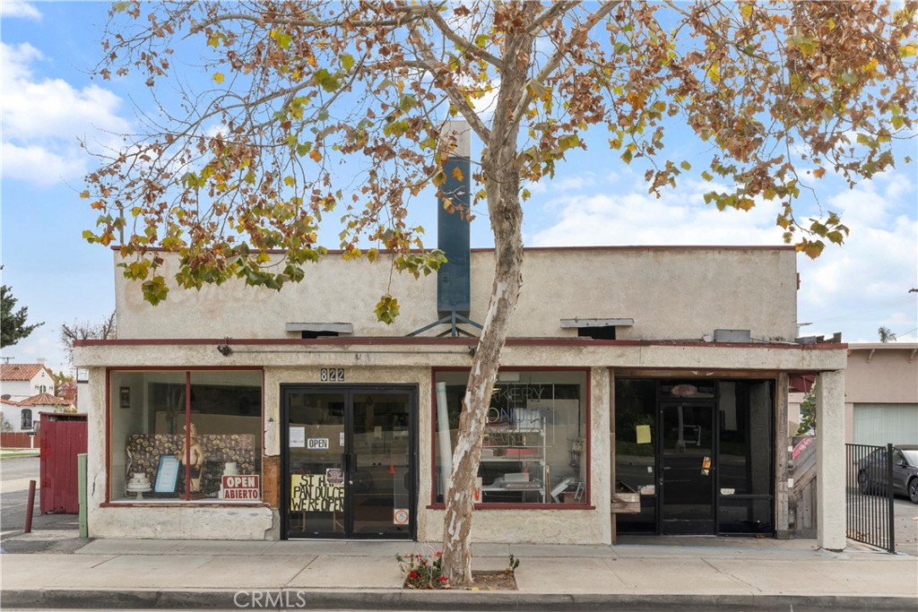 822 E Chapman Avenue Property Photo