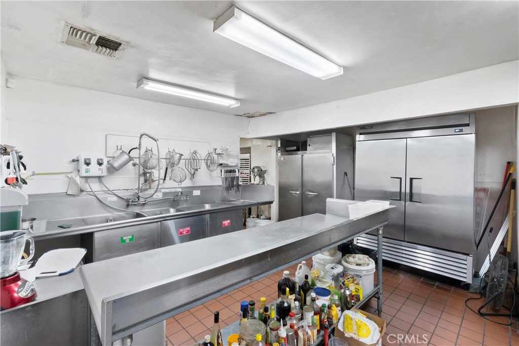 822 E Chapman Avenue Property Photo 7