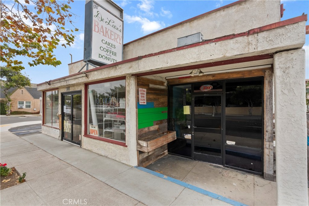 822 E Chapman Avenue Property Photo 10