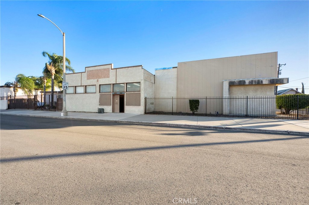 1033 W 3rd Street Property Photo 5