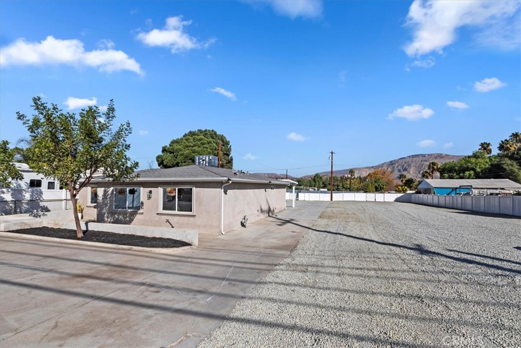 19594 Temescal Canyon Road Property Photo 9