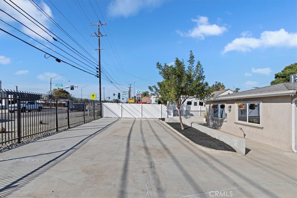 19594 Temescal Canyon Road Property Photo 11