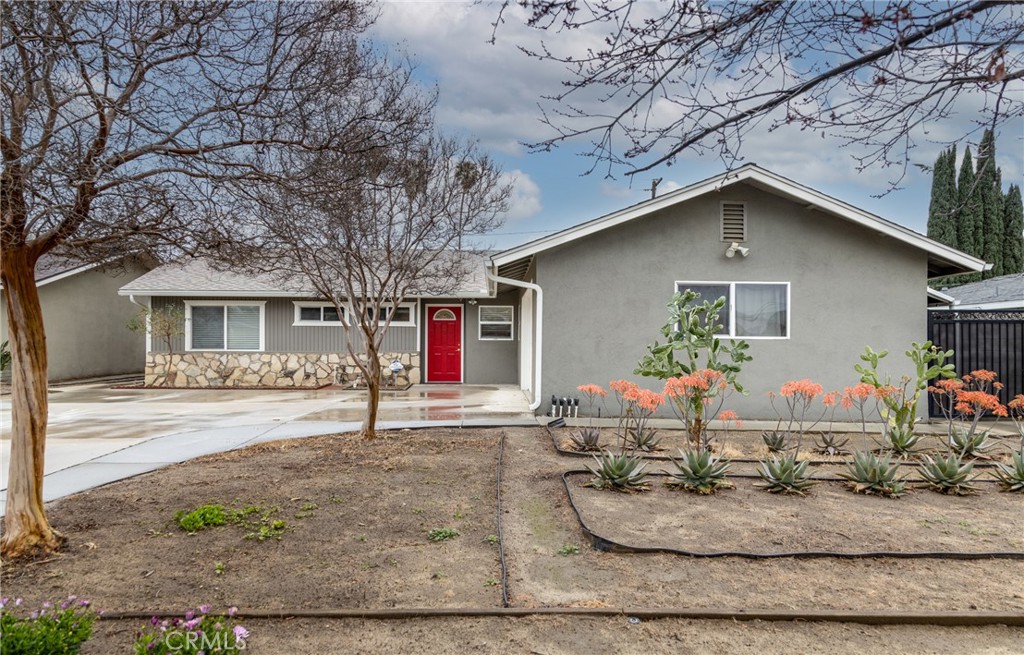 25341 Cottage Avenue Property Photo