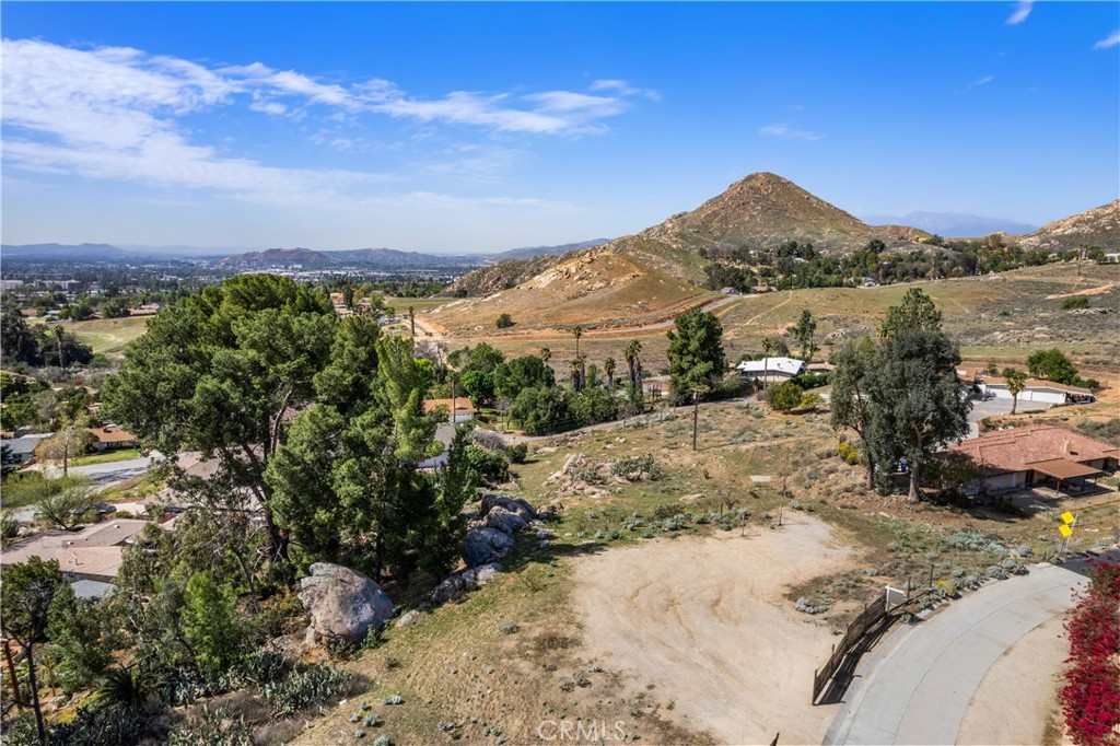 2935 Galaxie Heights Road Property Photo 1