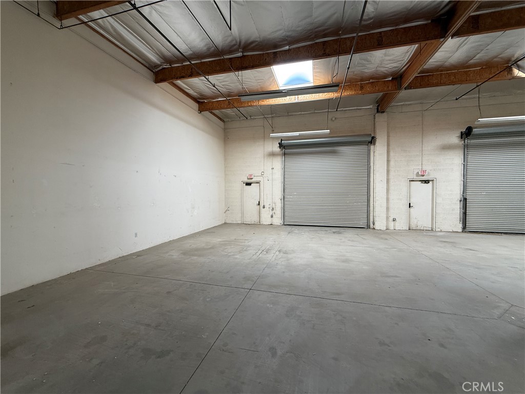 19437 Newhall Street Property Photo 7