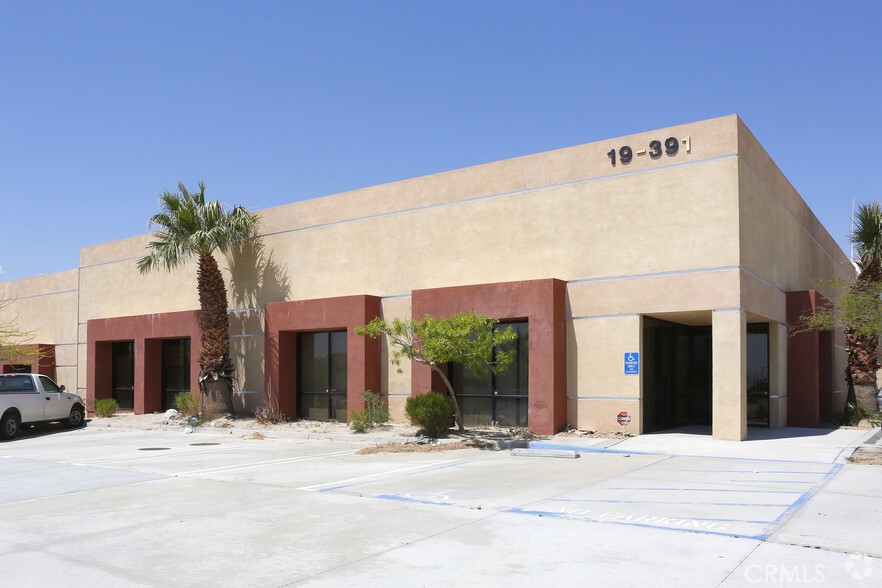 19391 Newhall Street Property Photo