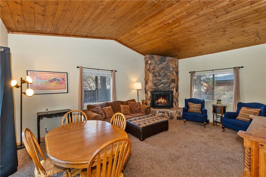 743 Spruce Lane Property Photo 8