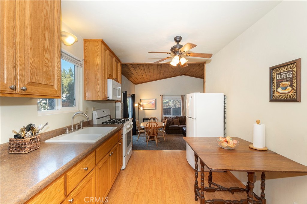 743 Spruce Lane Property Photo 15