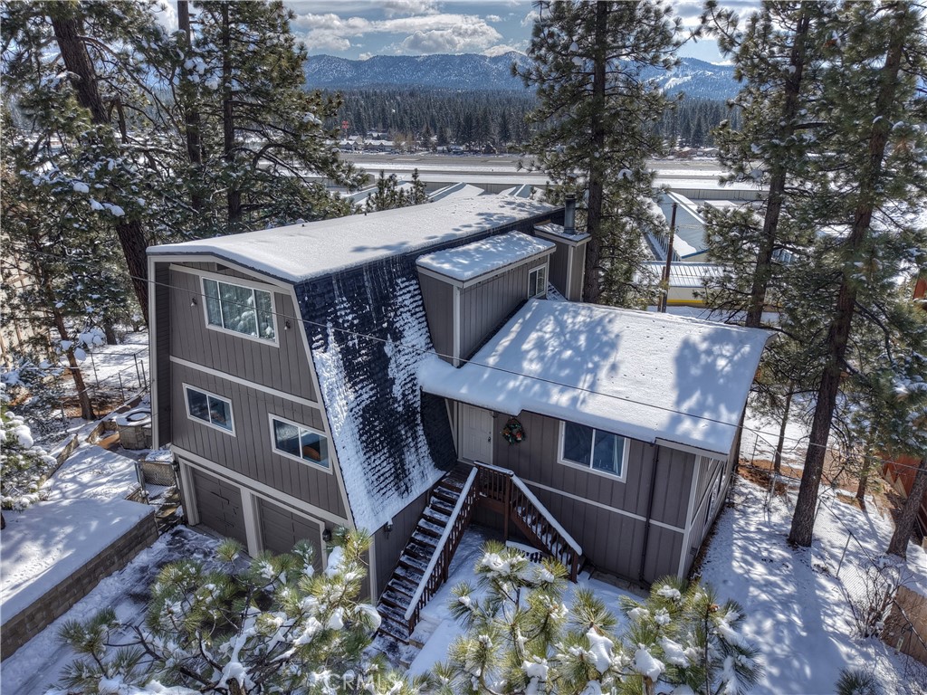 1004 White Mountain Drive Property Photo 1