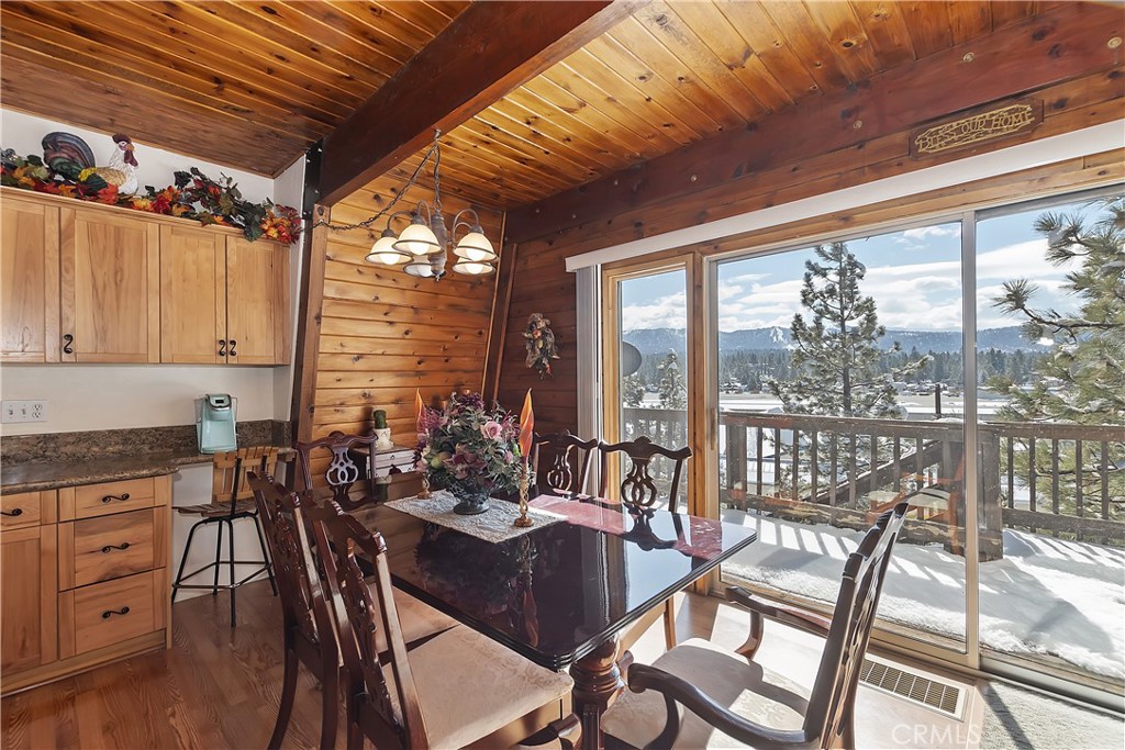 1004 White Mountain Drive Property Photo 10