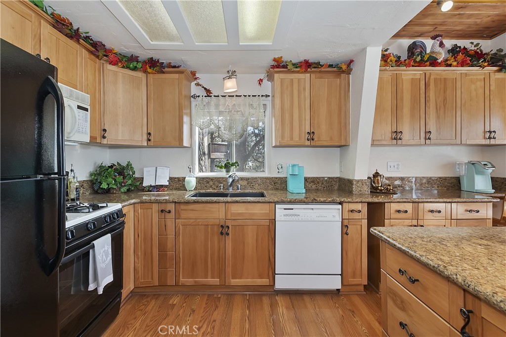 1004 White Mountain Drive Property Photo 12