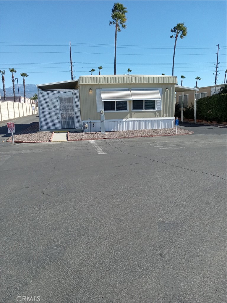 1600 S San Jacinto Avenue Property Photo 1