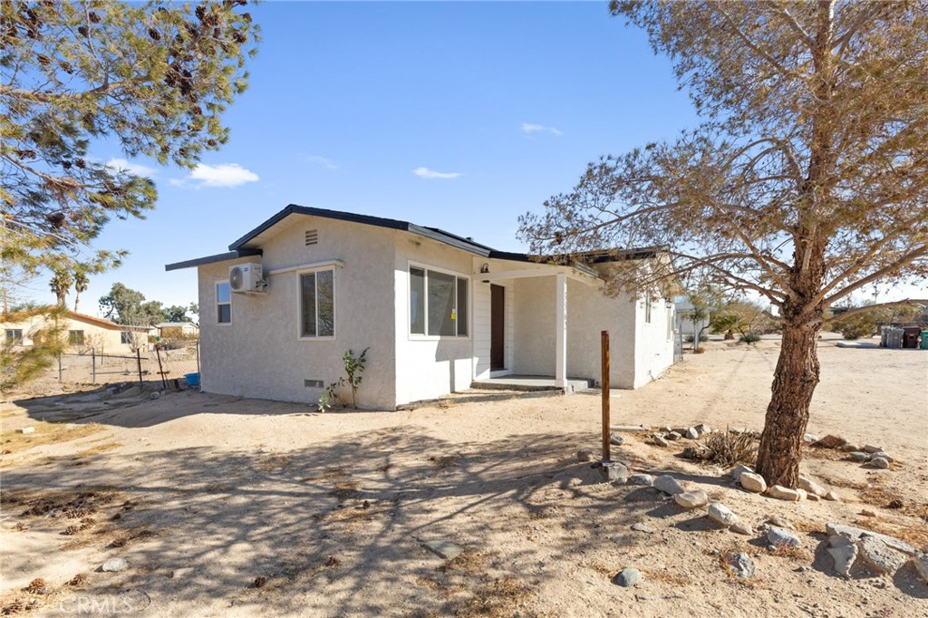 73562 Desert Trail Drive Property Photo 3