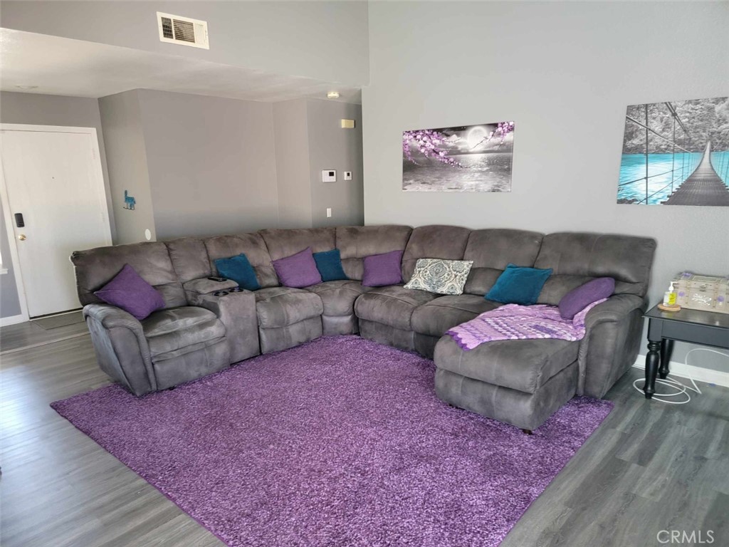 5542 Aster Street Property Photo 3