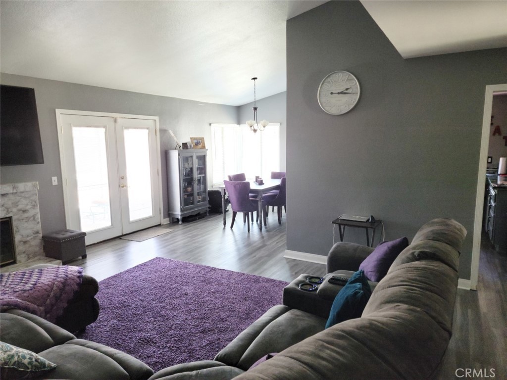 5542 Aster Street Property Photo 4