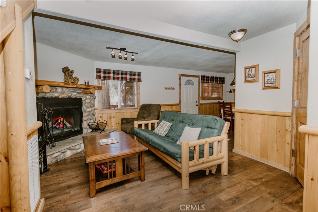 844 Victoria Property Photo 4