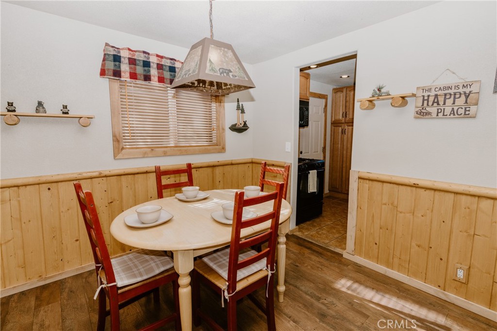 844 Victoria Property Photo 6