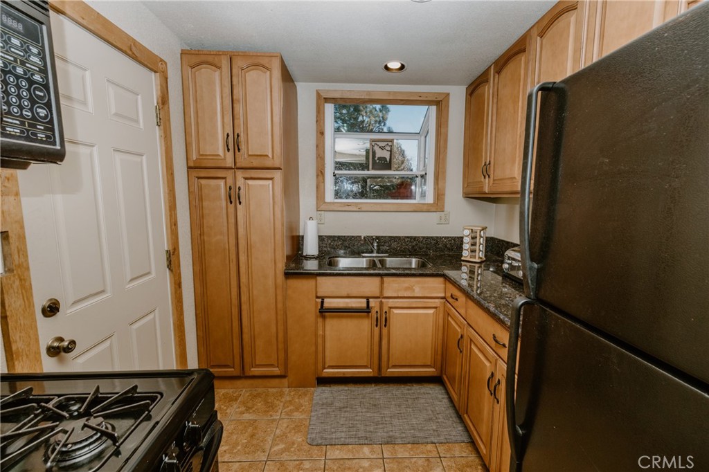 844 Victoria Property Photo 9