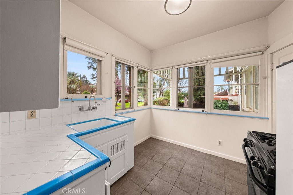 24 Grant Street Property Photo 24