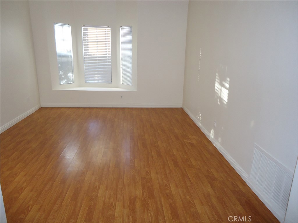 30656 3rd Ave Property Photo 2