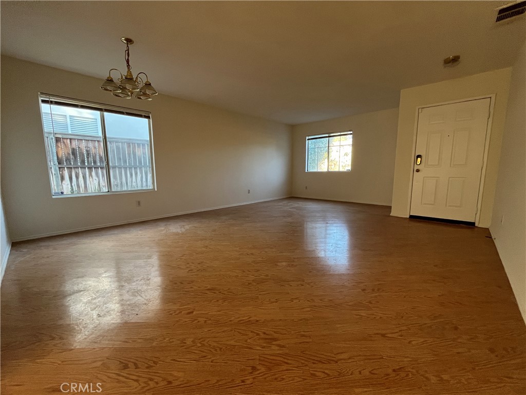 1555 Evergreen Avenue Property Photo 3