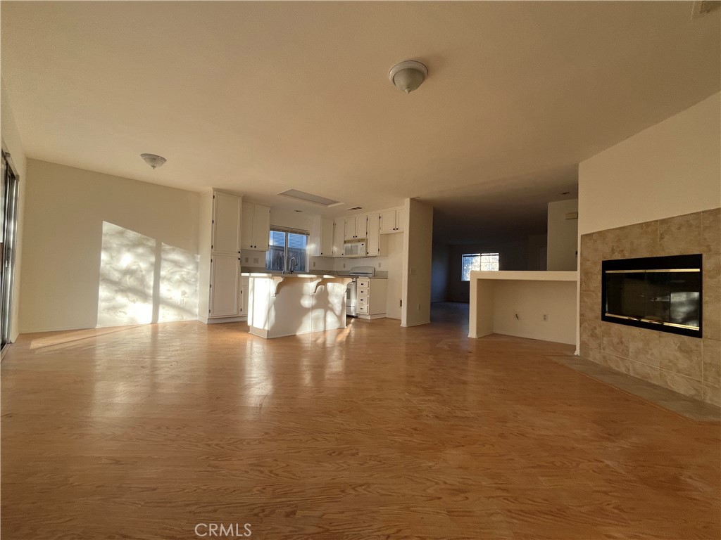 1555 Evergreen Avenue Property Photo 4