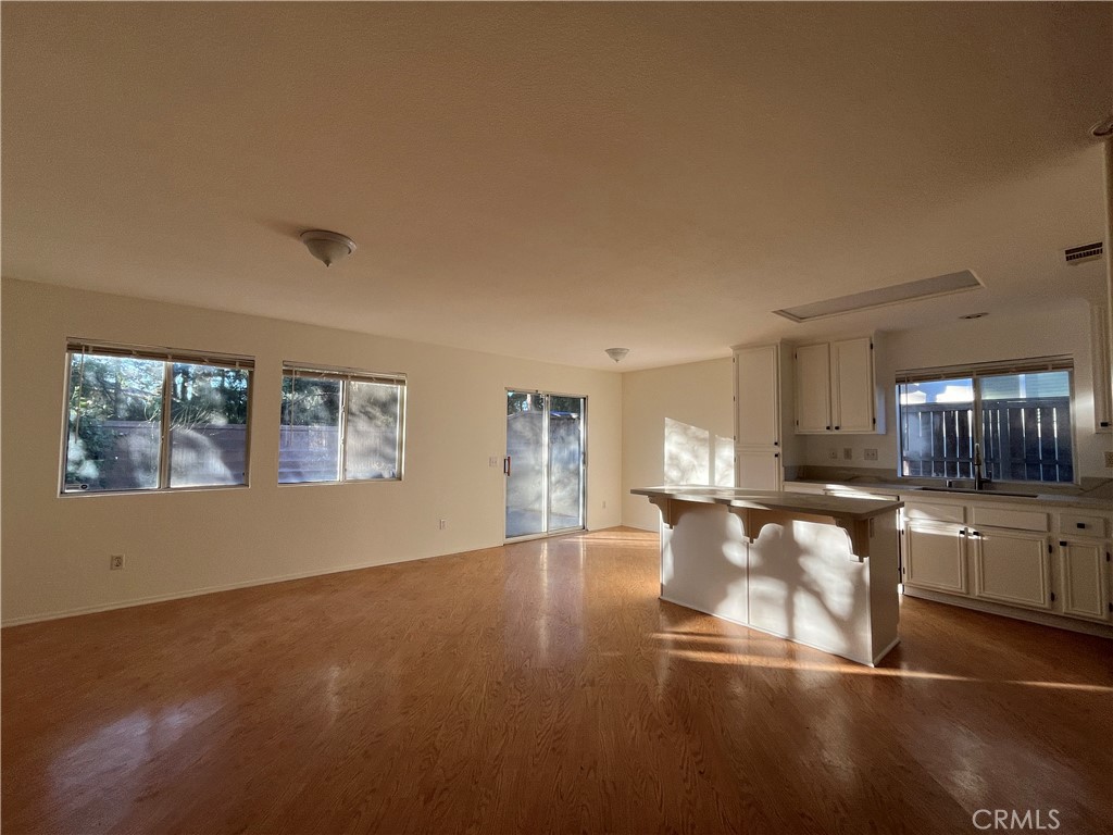 1555 Evergreen Avenue Property Photo 5