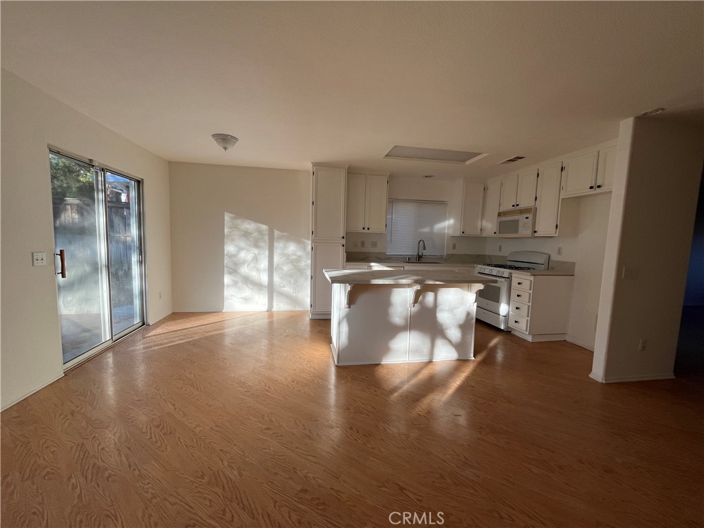 1555 Evergreen Avenue Property Photo 6