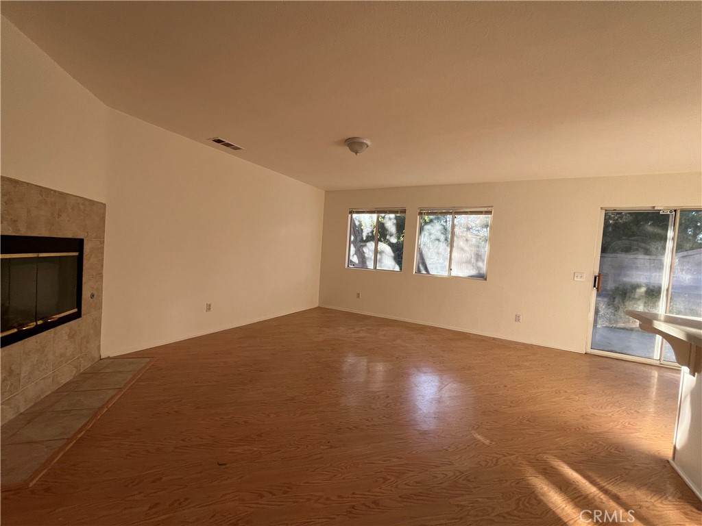 1555 Evergreen Avenue Property Photo 9