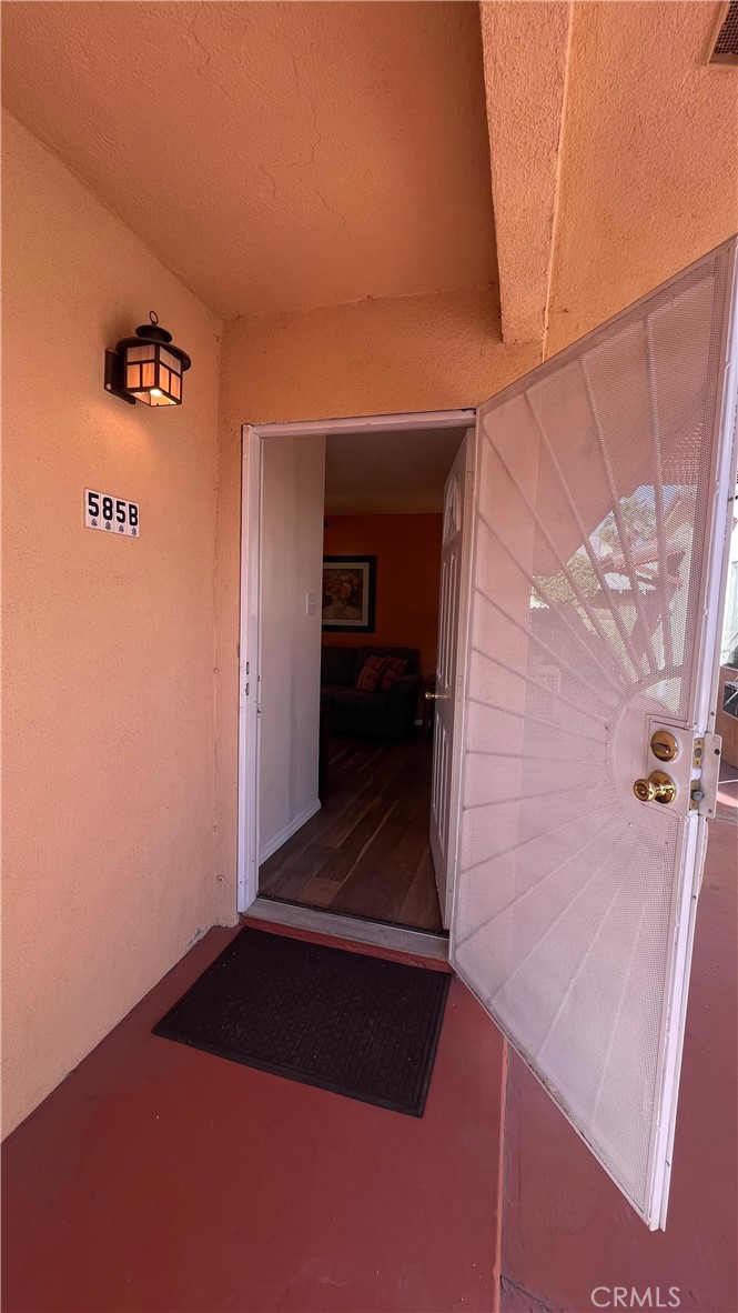 585 Calle Abronia S B Property Photo 2