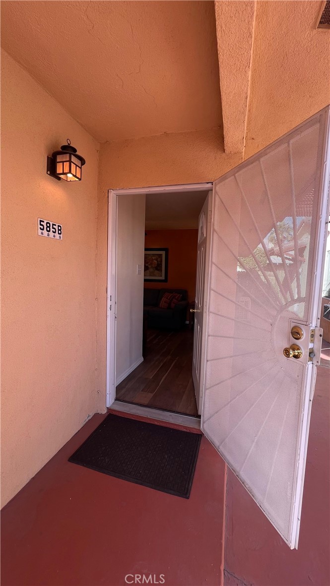 585 Calle Abronia S B Property Photo 3