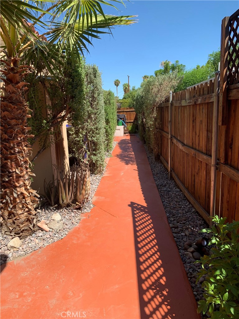 585 Calle Abronia S B Property Photo 6
