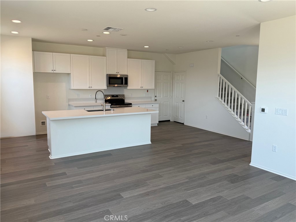 2215 Spring Meadow Court Property Photo 2