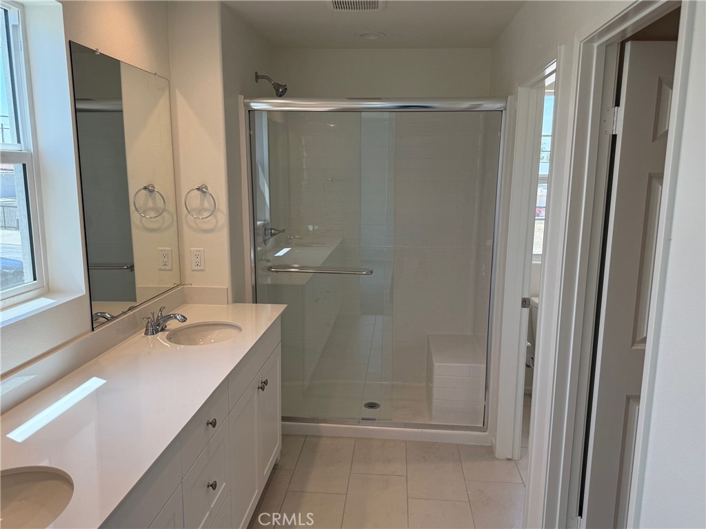 2215 Spring Meadow Court Property Photo 3