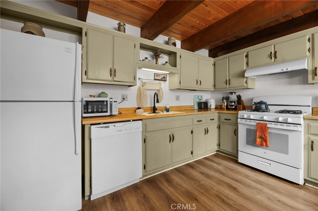 964 Michael Avenue Property Photo 4