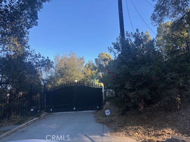 4418 Woodley Avenue Property Photo 16