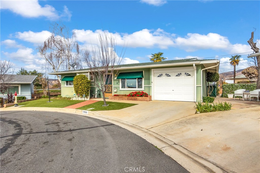 11655 Calvin Street Property Photo 2