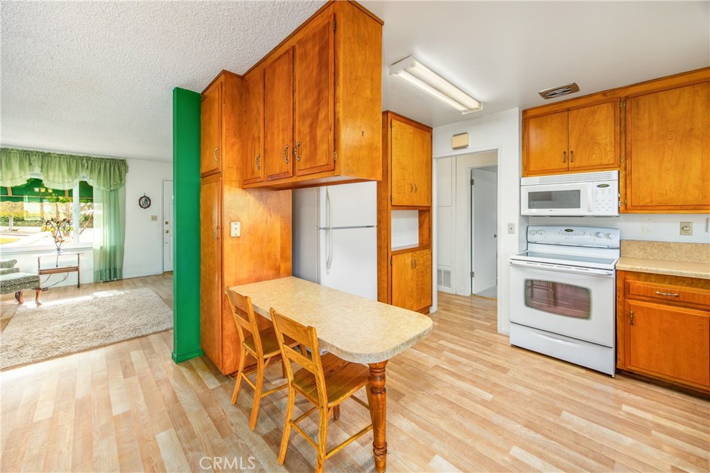 11655 Calvin Street Property Photo 14