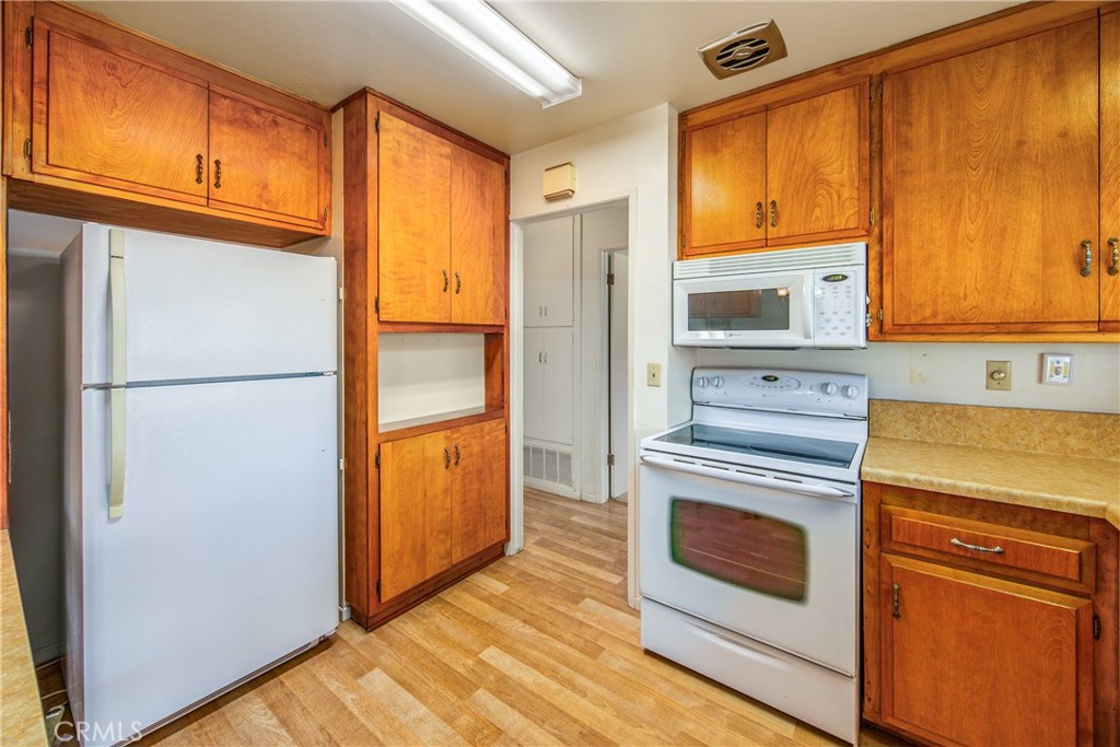 11655 Calvin Street Property Photo 15