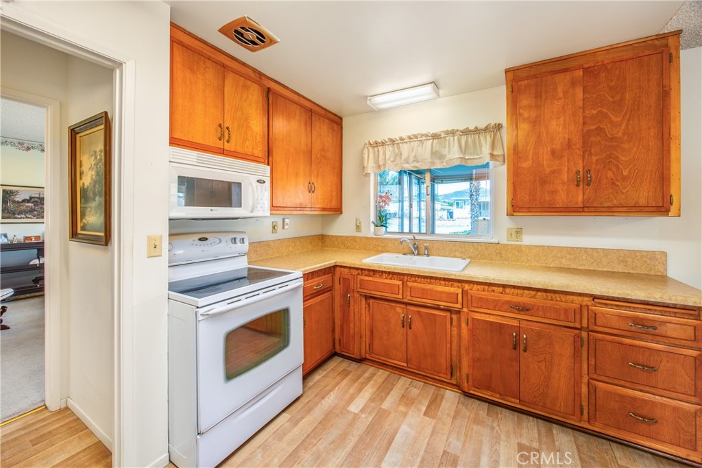11655 Calvin Street Property Photo 17