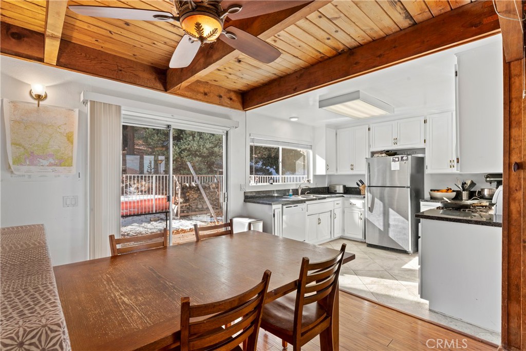 1284 Cortina Drive Property Photo 8