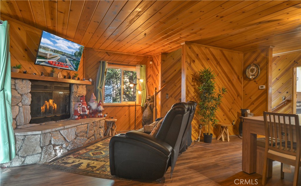 1003 Toll House Property Photo 4