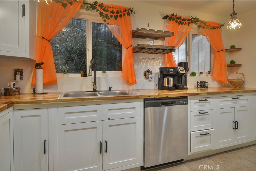 1003 Toll House Property Photo 5