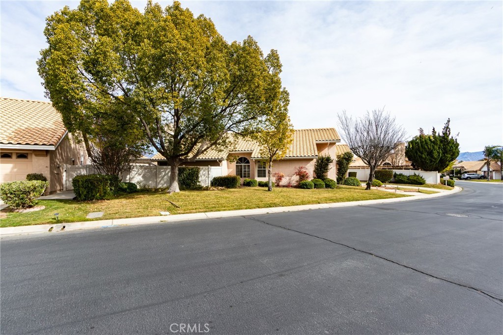 5205 W Pinehurst Drive Property Photo 5