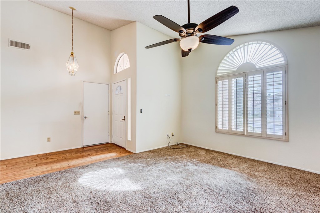 5205 W Pinehurst Drive Property Photo 10