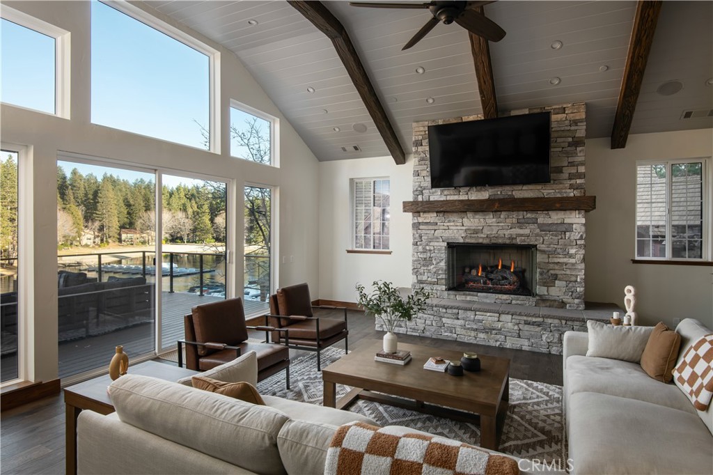 27615 Meadow Bay Drive Property Photo 8