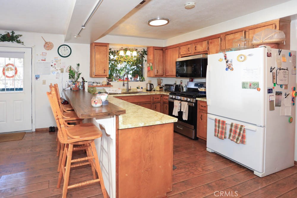 1018 Feather Mountain Drive Property Photo 4
